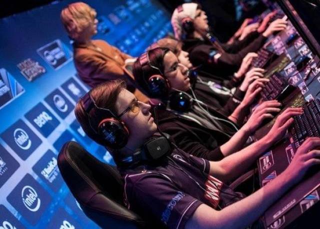 他们在后场 他们在后场