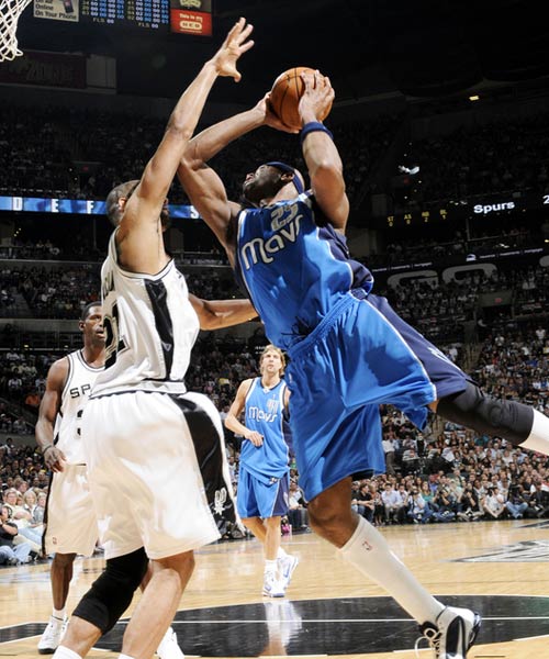 而更刺眼的 而更刺眼的